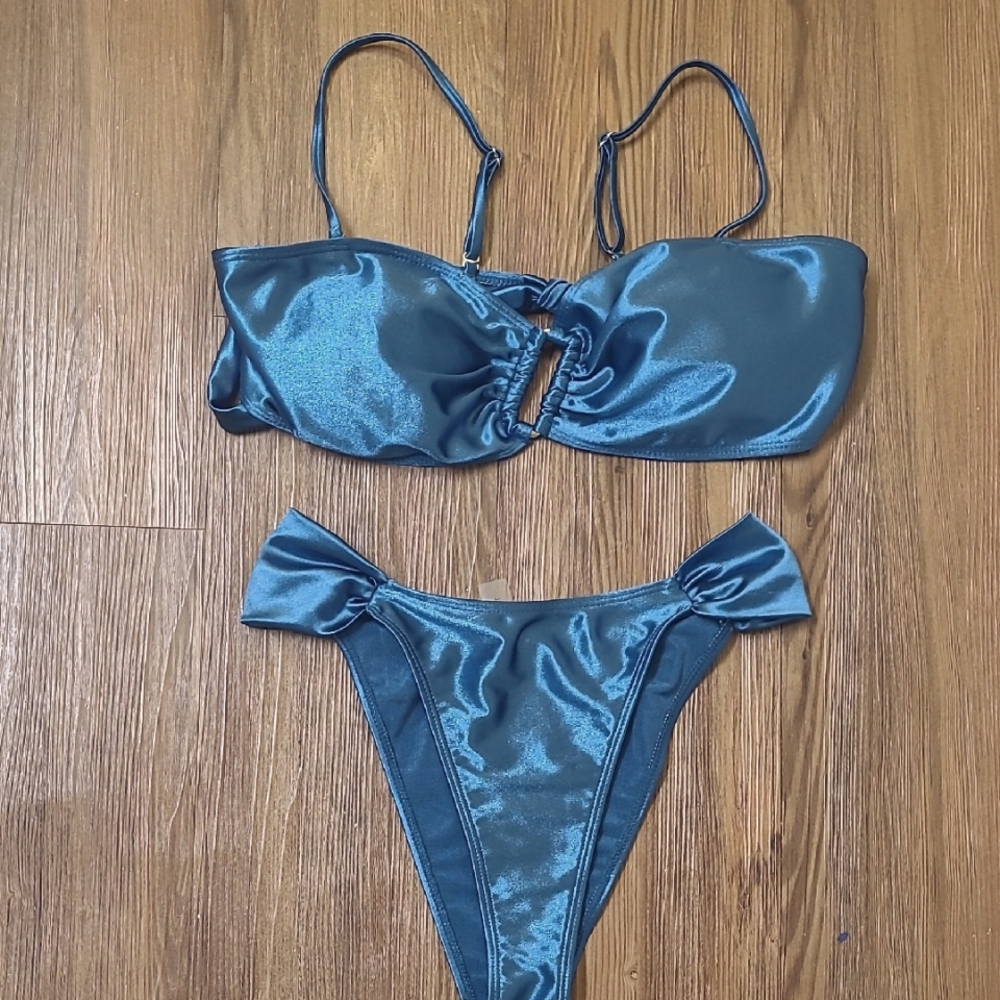 Shiny Blue Bikini Set used good condition. zise L.